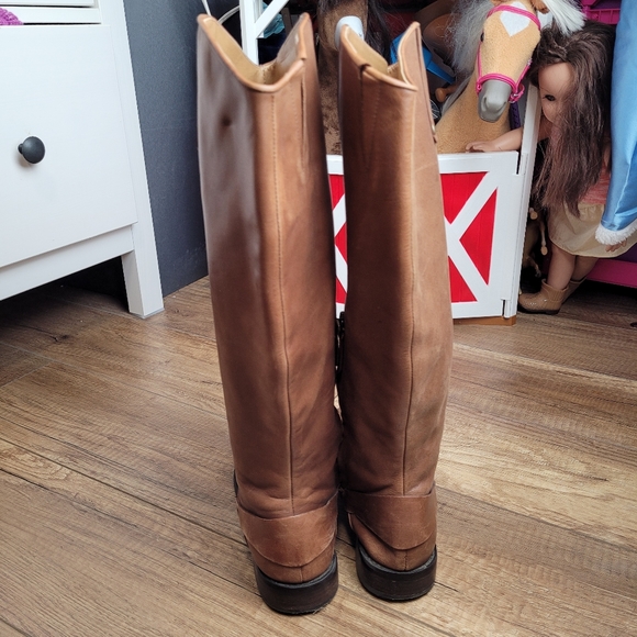 Halogen Keri tall women's knee high riding boots soft leather Pull-on in cognac - Picture 3 of 15